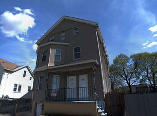 82 Borinquen St, Providence, RI 02907