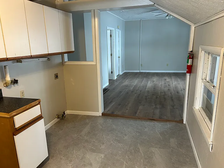 245 E Walnut St #D — Photo 3