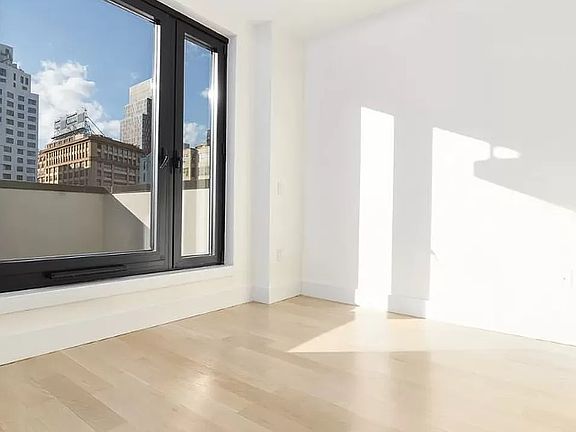 5th image of 260 Gold St #717G