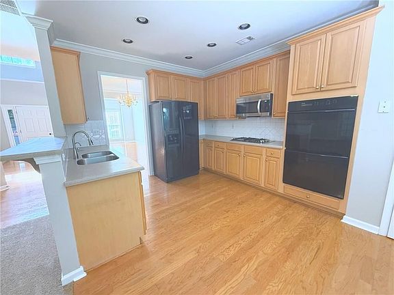 5th image of 12442 Waterside Dr