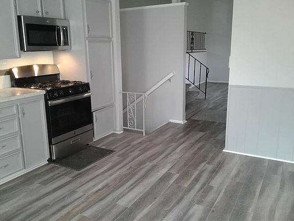 5th image of 2807 Twin City Dr