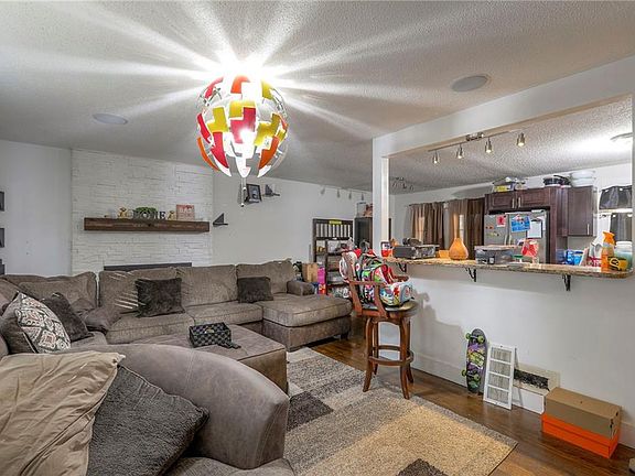 5th image of 11715 Fuller Ave