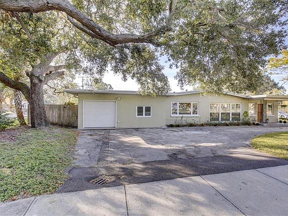 2nd image of 1801 Dolphin Dr