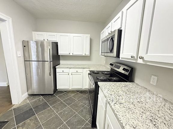 4th image of 3668 Valencia Rd APT 2