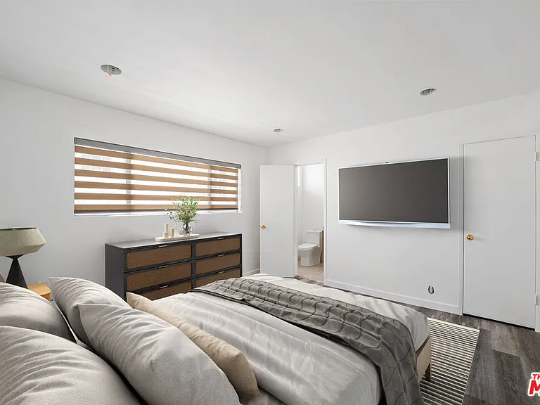 733 N Hayworth Ave #4 — Photo 12