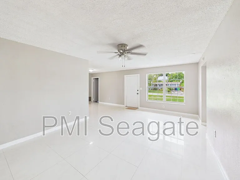 7620 NW 21st St — Photo 18