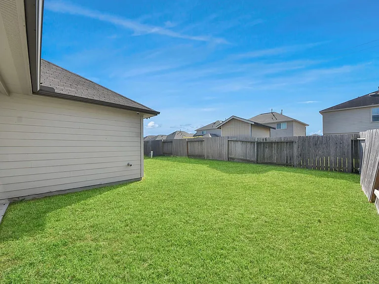 9447 Klein Ln — Photo 36