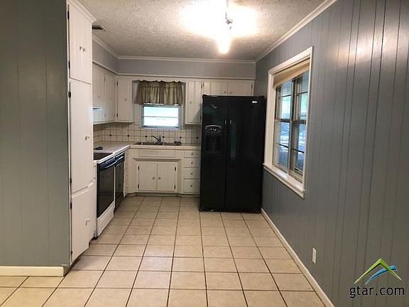 3rd image of 3210 S Keaton Ave