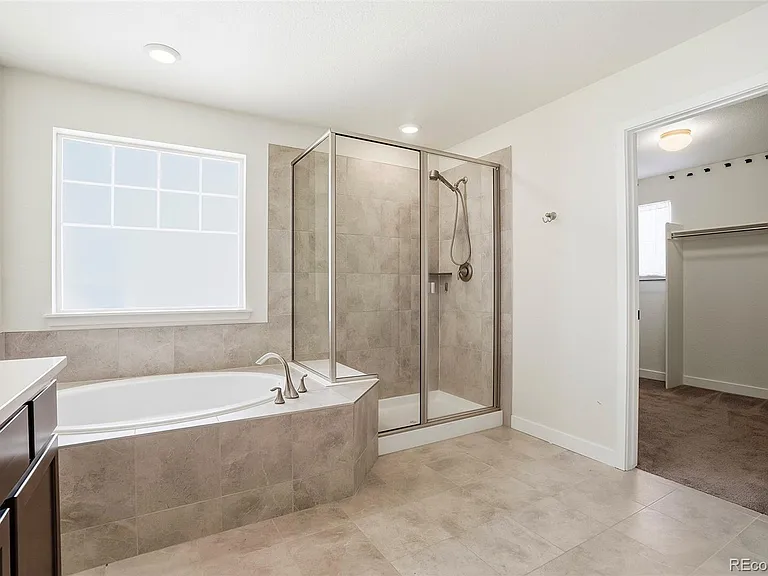 901 Sandstone Cir — Photo 14