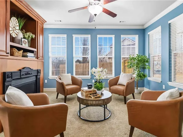 3816 N 2nd Pl, Rogers, AR 72756