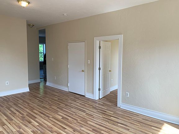 2nd image of 256 S Saint Clair St Floor 2