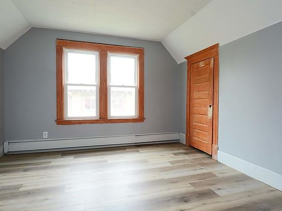 3rd image of 2115 Penn Ave N APT 2