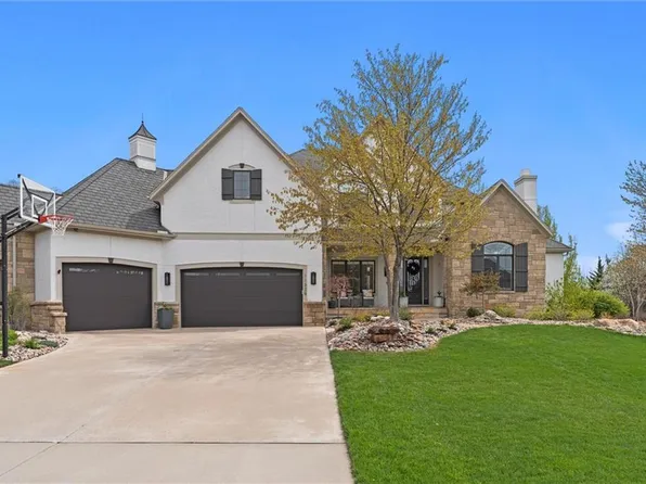 11329 W 160th St, Overland Park, KS 66221