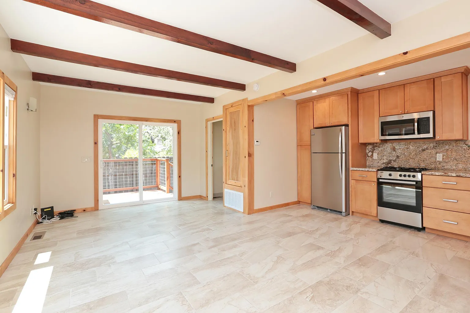 2045 Bowdoin St photo 1