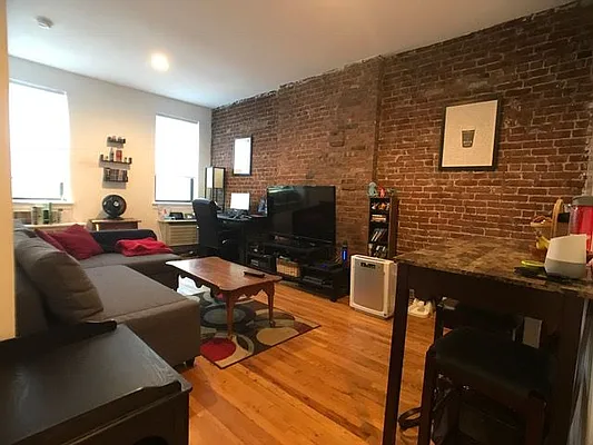 Rented by Mason Real Estate | media 9