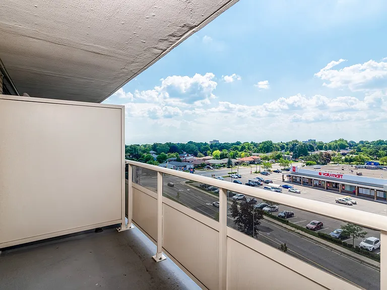1177 Bloor St — Photo 17
