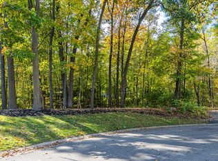 9933 Kingston Rdg, Clarkston, MI 48348