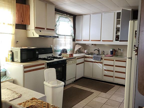 4th image of 2708 Goodwood Rd