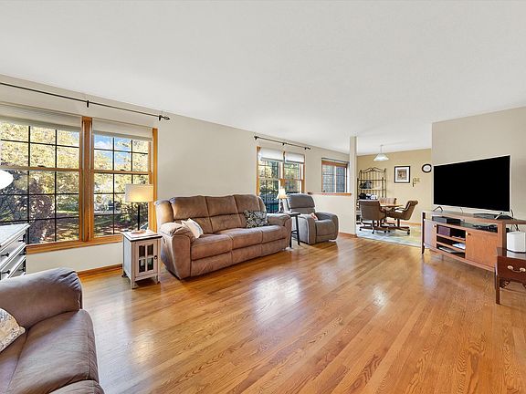 3rd image of 18215 Newcastle Ct