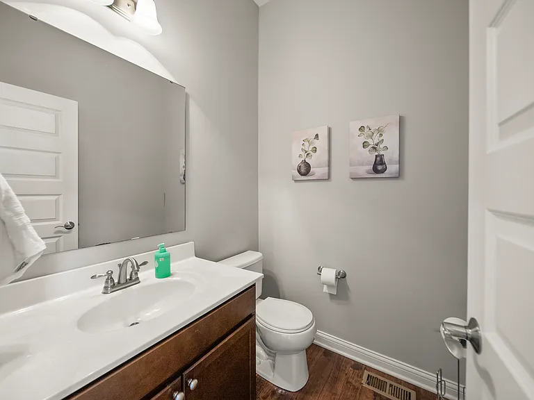 10599 Geist View Dr — Photo 33