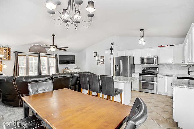 824 Carriage Rd Maize KS 67101-small-009-012-Dining Room-666