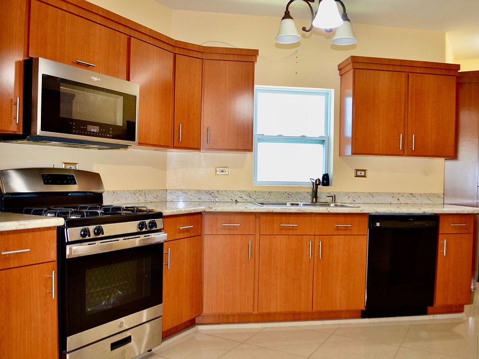 1st image of 642 Strawberry Hill Est #Qu