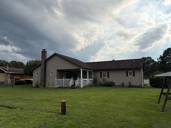 3rd image of 171 Redwood Dr