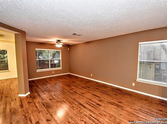 3rd image of 1523 Jasmine Dr