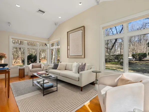 160 Varick Rd, Newton, MA 02468