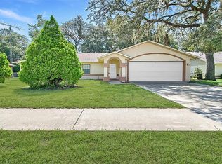 9297 N Ashbury Dr, Citrus Springs, FL 34434