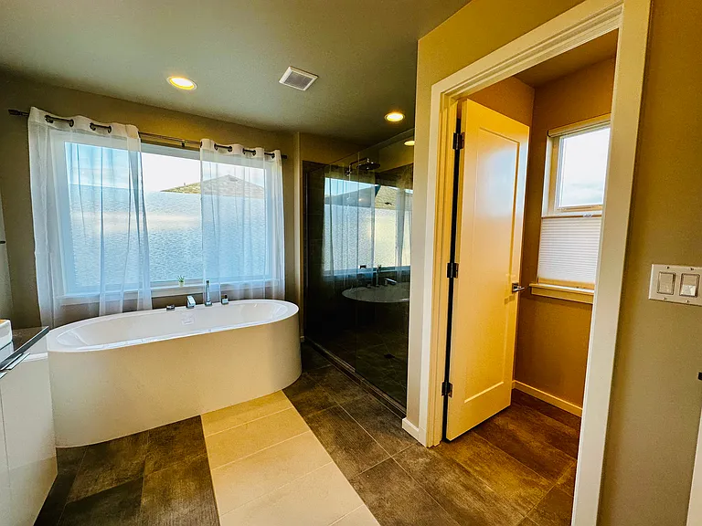 2nd floor - Master Bath