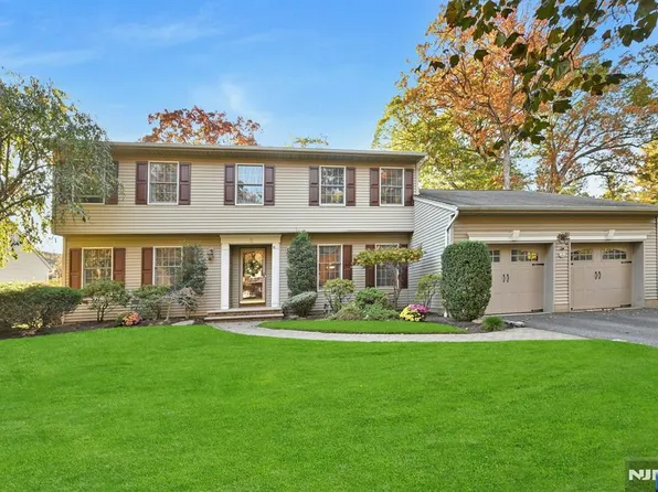 9 Appeld Ct, Hillsdale, NJ 07642