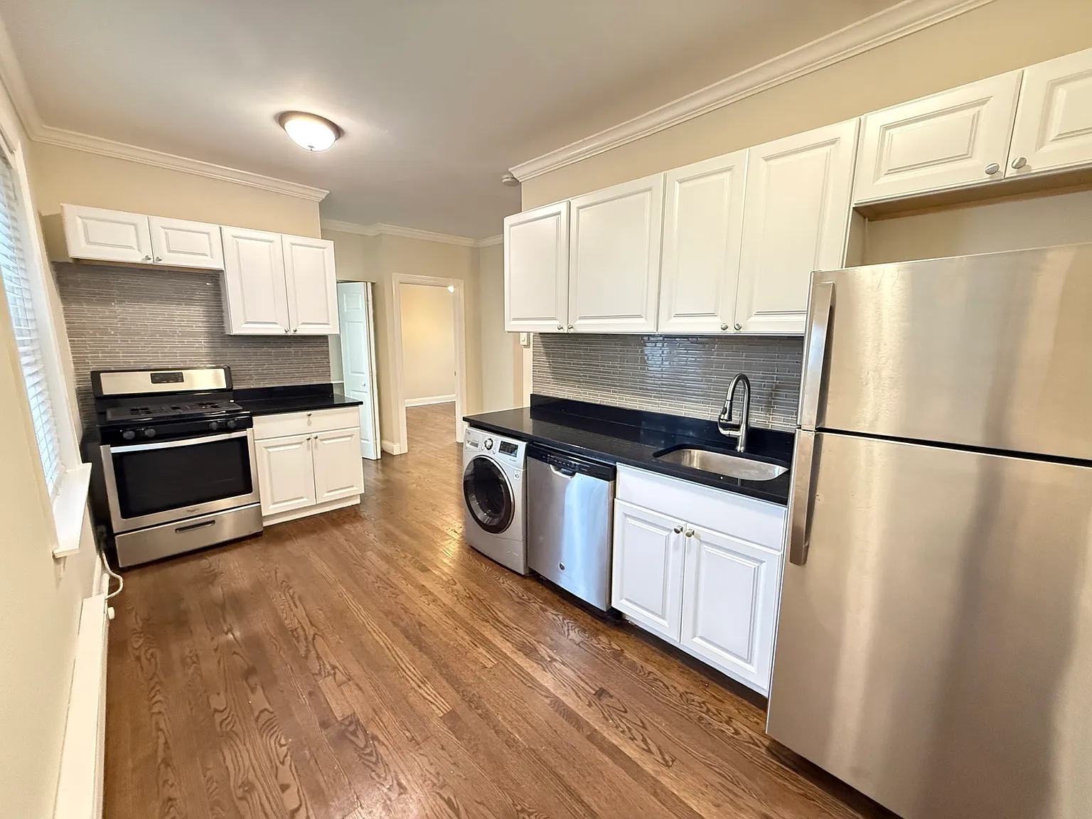 1 bed, 1.0 bath, $2,345 — Photo 4