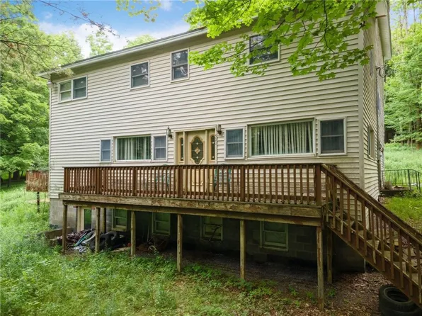 (undisclosed Address), Maryland, NY 12116