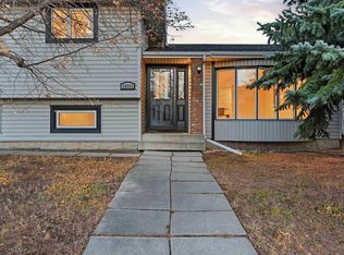 16803 93rd St NW, Edmonton, AB T5Z1W9