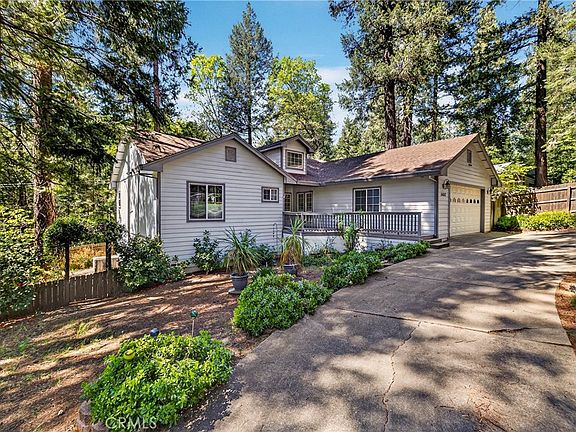 4th image of 14847 Crescent Dr