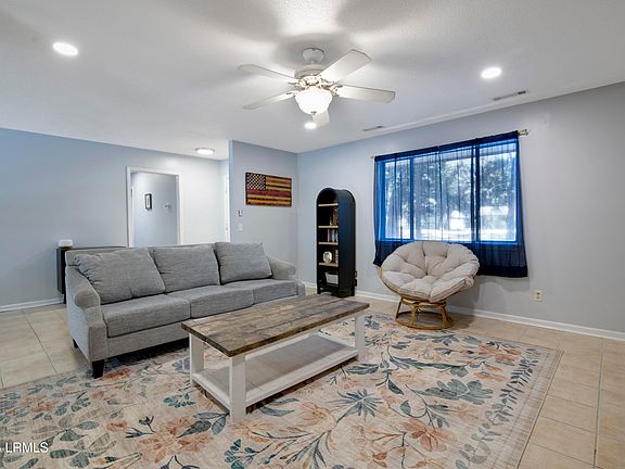 3rd image of 55 Lakeview Dr