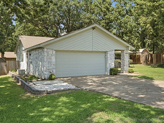 2nd image of 503 W 33rd St
