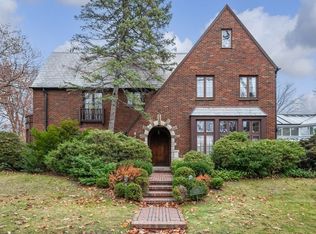 1141 Chestnut Ave, Wilmette, IL 60091