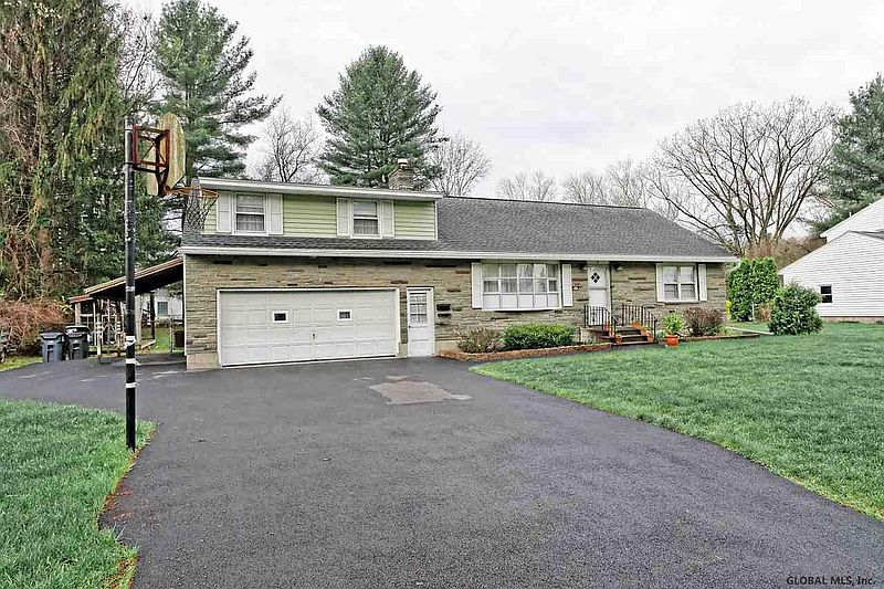 2nd image of 5 GLADWISH Avenue
