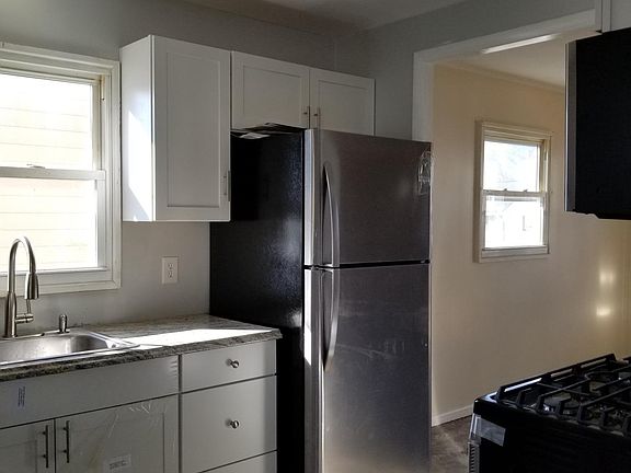 3rd image of 1716 Lansdale Ave