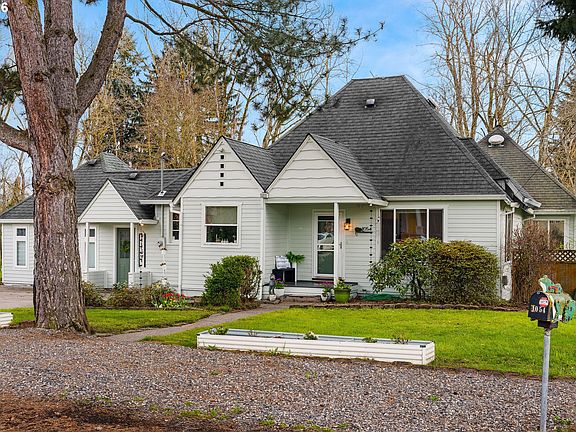 2nd image of 1054 NE Faloma Rd