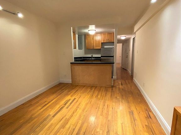 3rd image of 416 E 74th St APT 1B