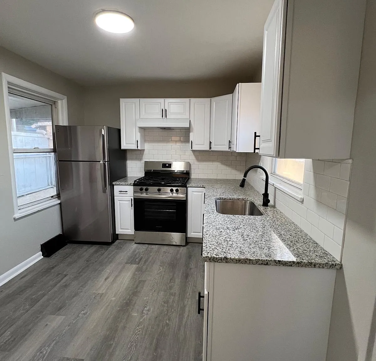 3 bed, 1150 sqft, $2,200 — Photo 2