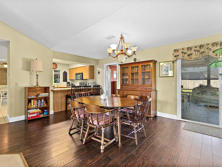 Westhampton Dr — Photo 3