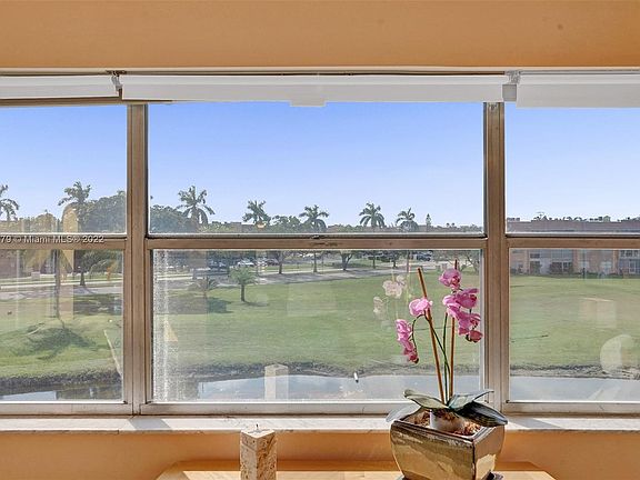 5th image of 9741 Sunrise Lakes Blvd APT 302