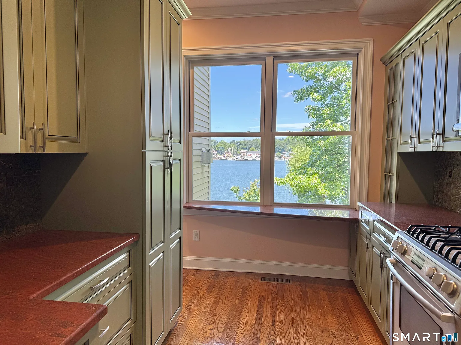 3 bed, 2.5 bath, 3100 sqft, $3,550 — Photo 3