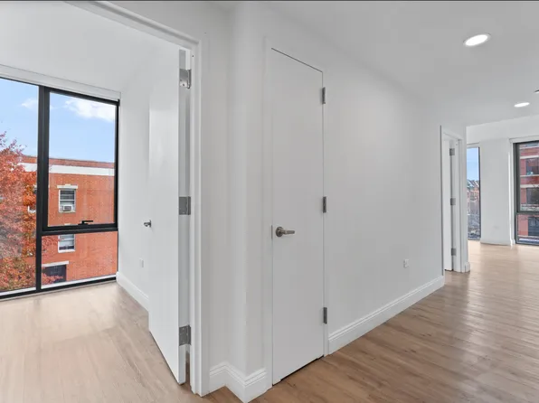 300 West 136th Street image 7 of 17