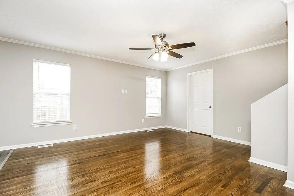 3 bed, 2.5 bath, 1560 sqft, $2,305 — Photo 4