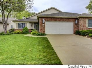 2515 Chapel Hill Rd, Springfield, IL 62702